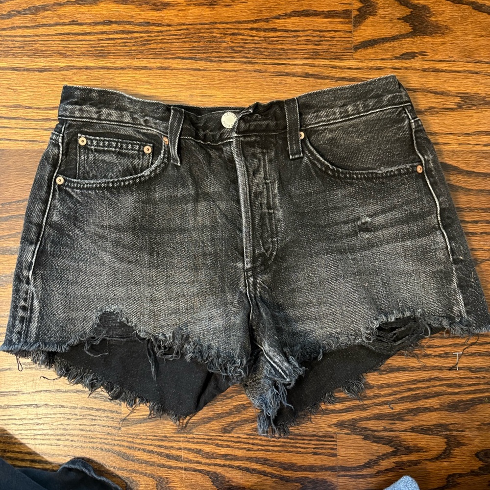 Denim Forum The Ex Boyfriend Short in distressed black size 26
